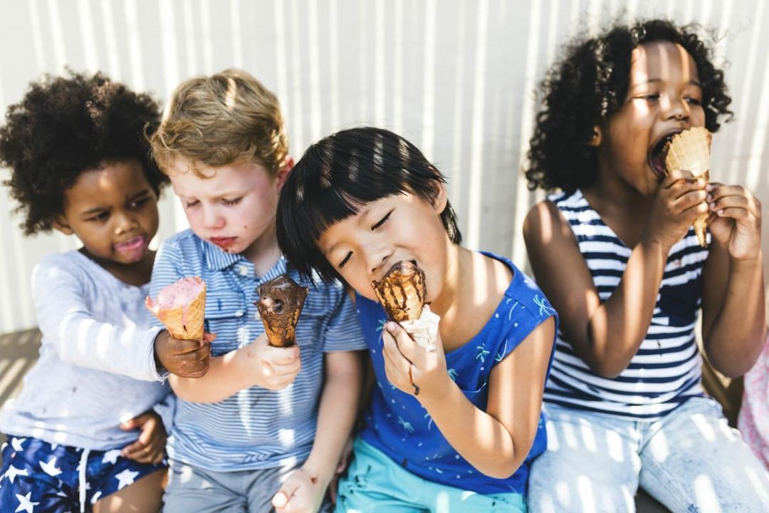 Como falar sobre racismo com as crianças: 5 atitudes que os pais devem adotar
